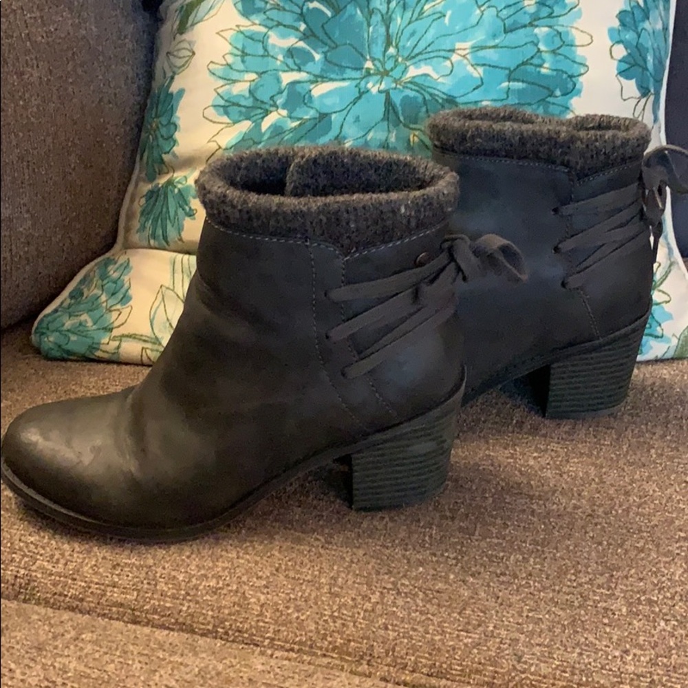 Roxy Booties - Picture 3 of 7